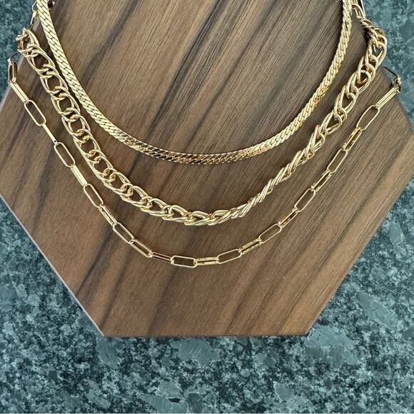 NWT Vince Camuto Gold-Tone Multi Layered Chain Necklace - Picture 1 of 6